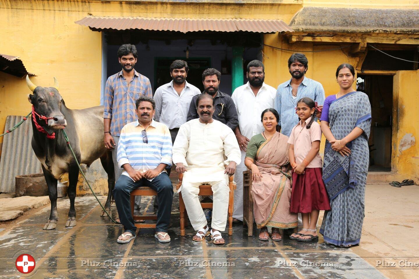 Kaviperarasu Vairamuthu Visited Dharmadurai Movie Shooting Spot Stills | Picture 1185833