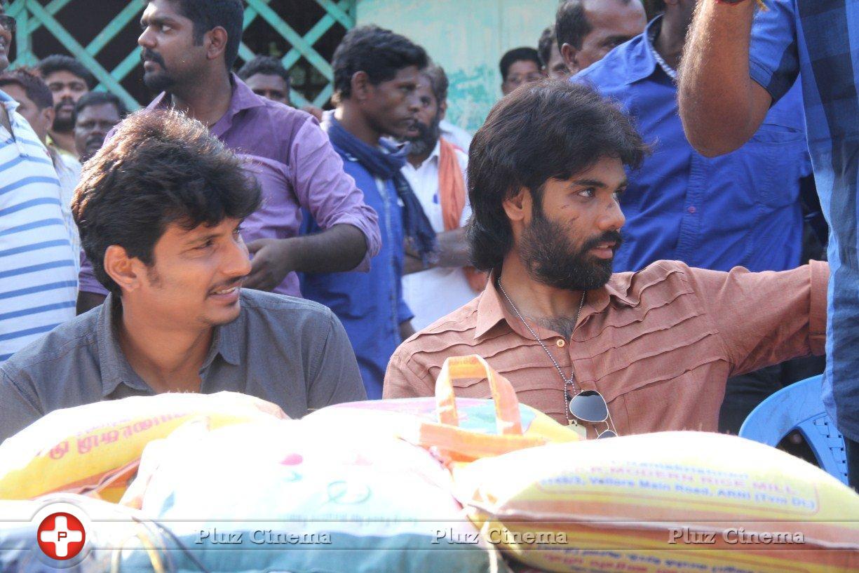 Pokkiri Raja Movie Team Distributed Flood Relief Materials Stills | Picture 1193169