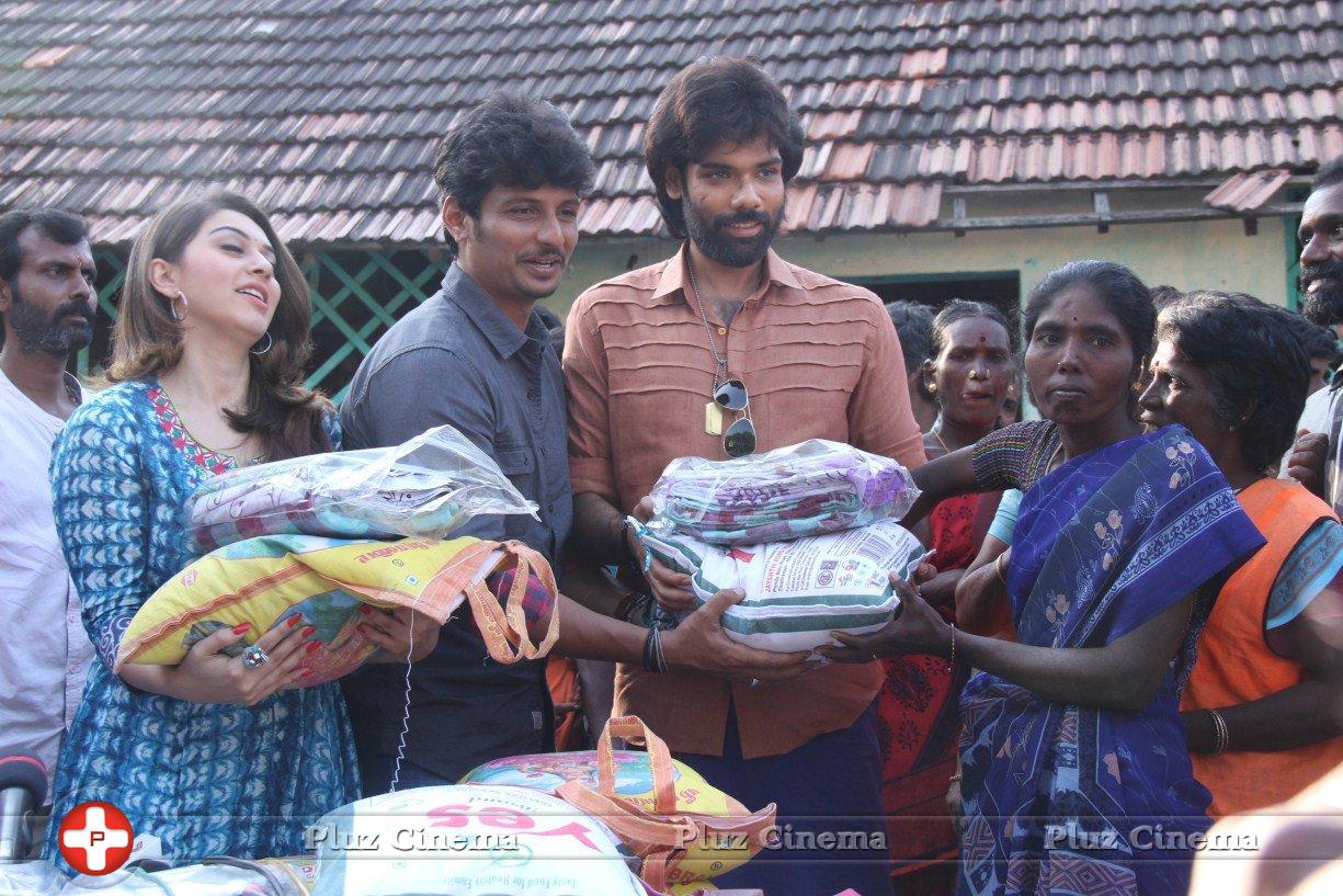 Pokkiri Raja Movie Team Distributed Flood Relief Materials Stills | Picture 1193224