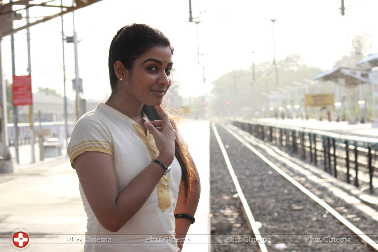 Satna Titus - Pitchaikkaran Movie New Photos | Picture 1193371