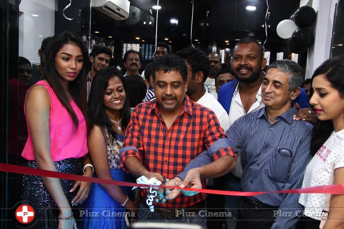 Director Lingusamy Inaugurates Brand New Essensuals at Thiruvanmiyur Photos | Picture 959349