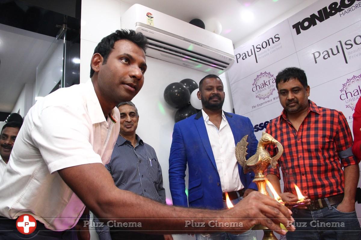 Director Lingusamy Inaugurates Brand New Essensuals at Thiruvanmiyur Photos | Picture 959364