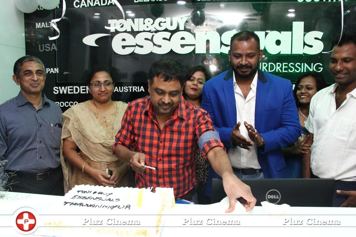Director Lingusamy Inaugurates Brand New Essensuals at Thiruvanmiyur Photos | Picture 959380