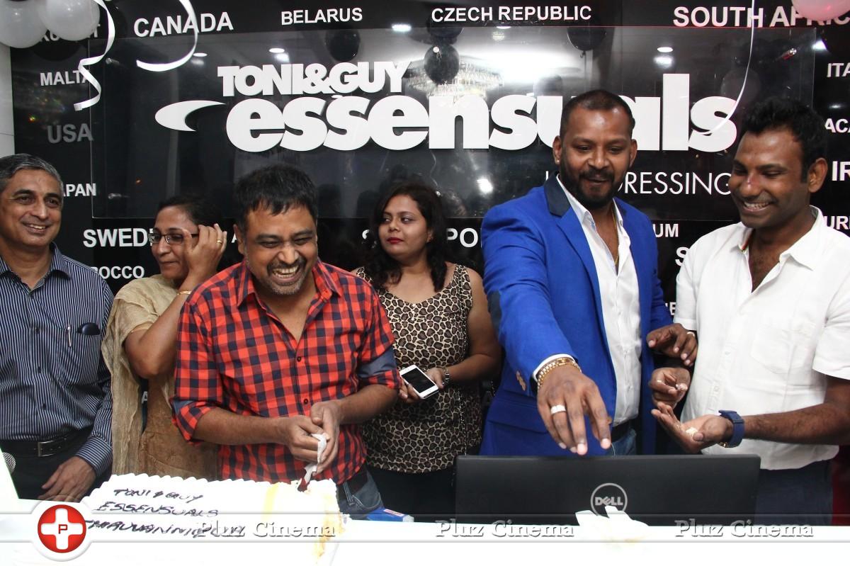 Director Lingusamy Inaugurates Brand New Essensuals at Thiruvanmiyur Photos | Picture 959387