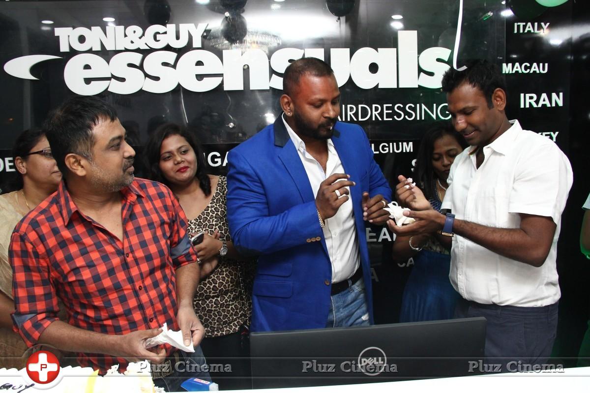 Director Lingusamy Inaugurates Brand New Essensuals at Thiruvanmiyur Photos | Picture 959389