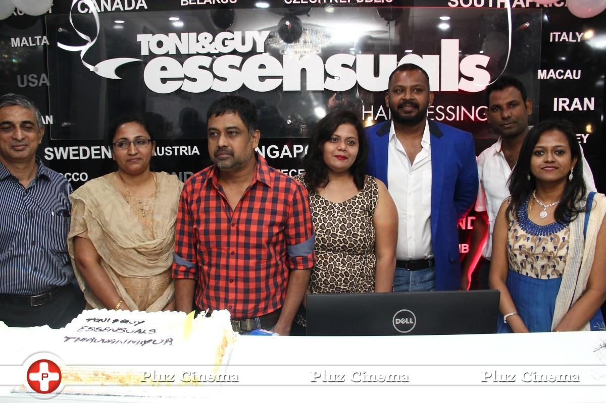Director Lingusamy Inaugurates Brand New Essensuals at Thiruvanmiyur Photos | Picture 959390