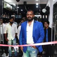 Director Lingusamy Inaugurates Brand New Essensuals at Thiruvanmiyur Photos | Picture 959338