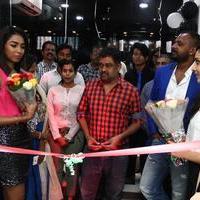 Director Lingusamy Inaugurates Brand New Essensuals at Thiruvanmiyur Photos | Picture 959342