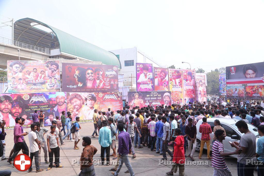 Dhanush Fans Celebrating Anegan Movie Release Photos | Picture 962340