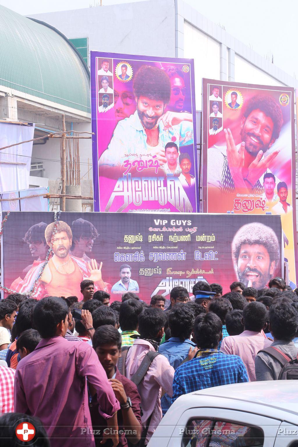 Dhanush Fans Celebrating Anegan Movie Release Photos | Picture 962342