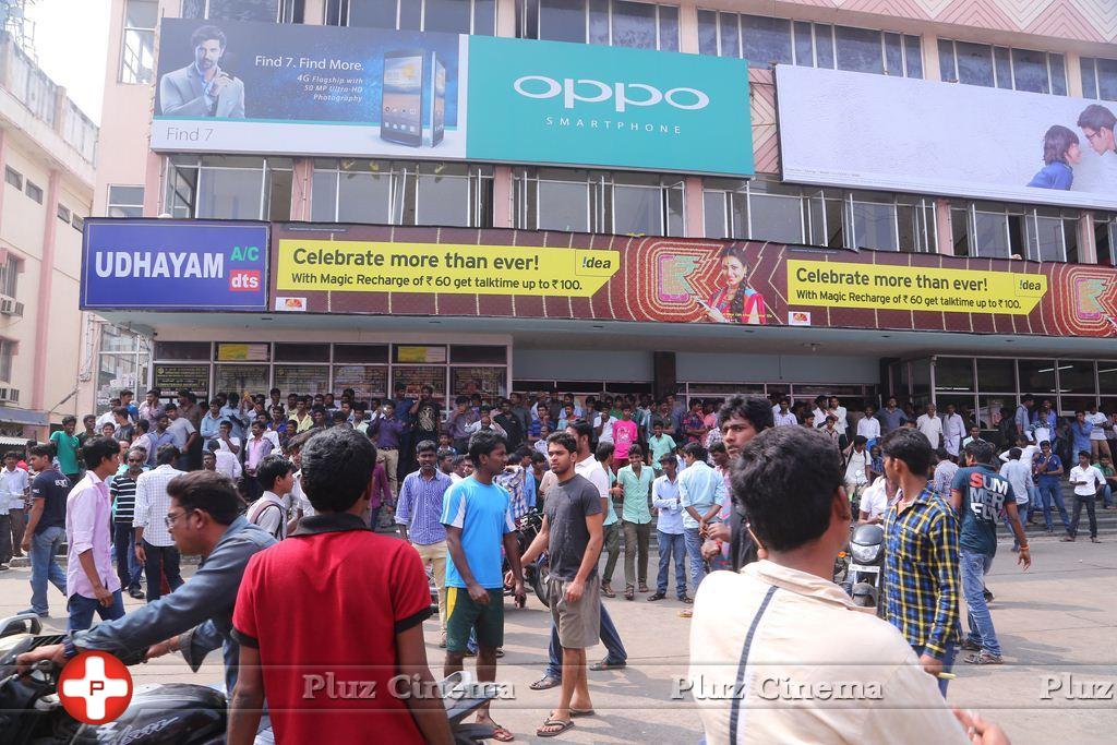 Dhanush Fans Celebrating Anegan Movie Release Photos | Picture 962348