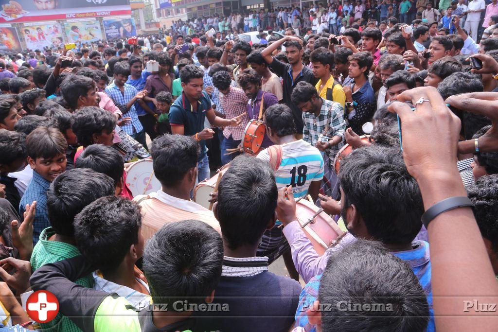 Dhanush Fans Celebrating Anegan Movie Release Photos | Picture 962370