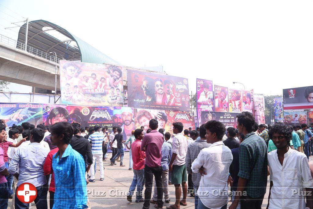Dhanush Fans Celebrating Anegan Movie Release Photos | Picture 962375