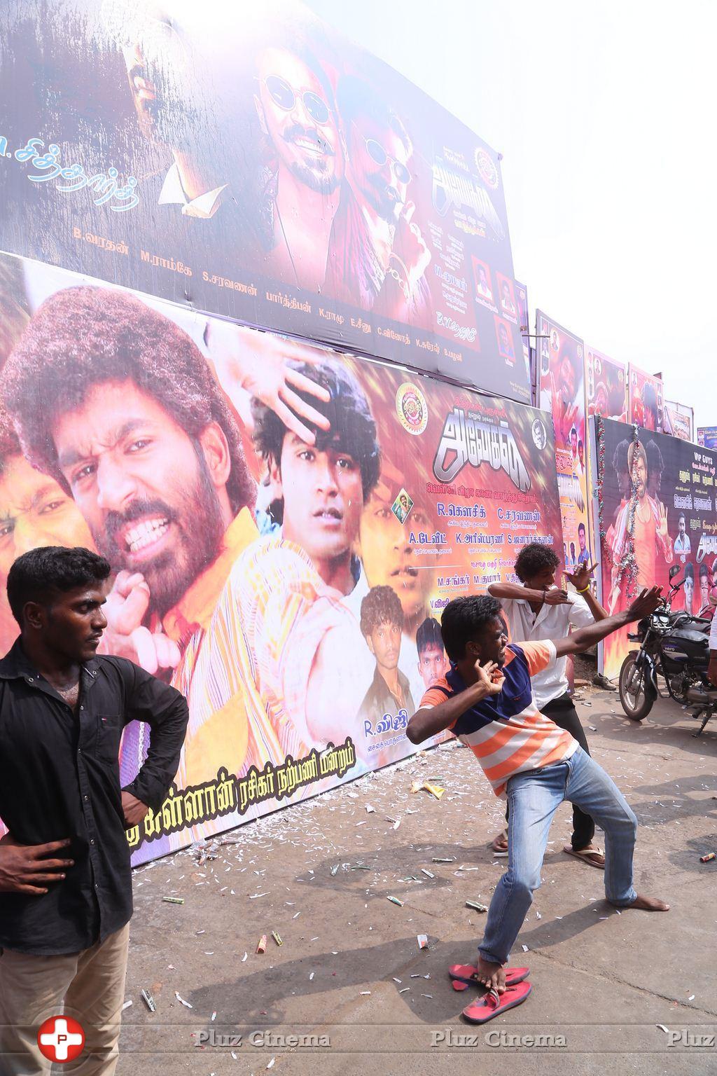 Dhanush Fans Celebrating Anegan Movie Release Photos | Picture 962377