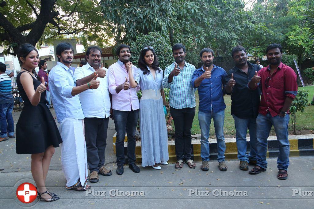Tamiluku En Ondrai Aluthavum Movie Team Interview Photos | Picture 968055