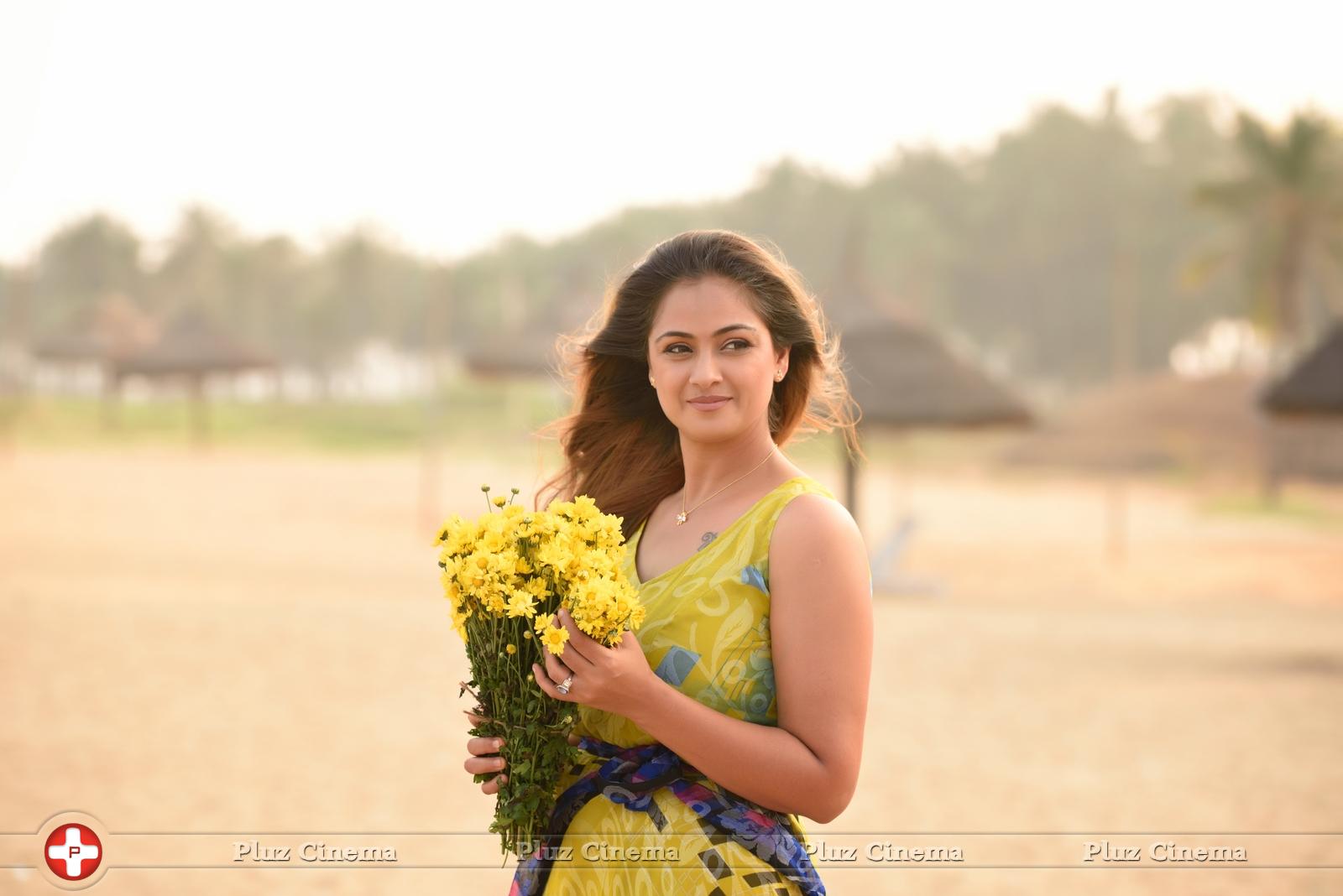 Simran - Simran in Trisha Illana Nayanthara Movie Stills | Picture 972911