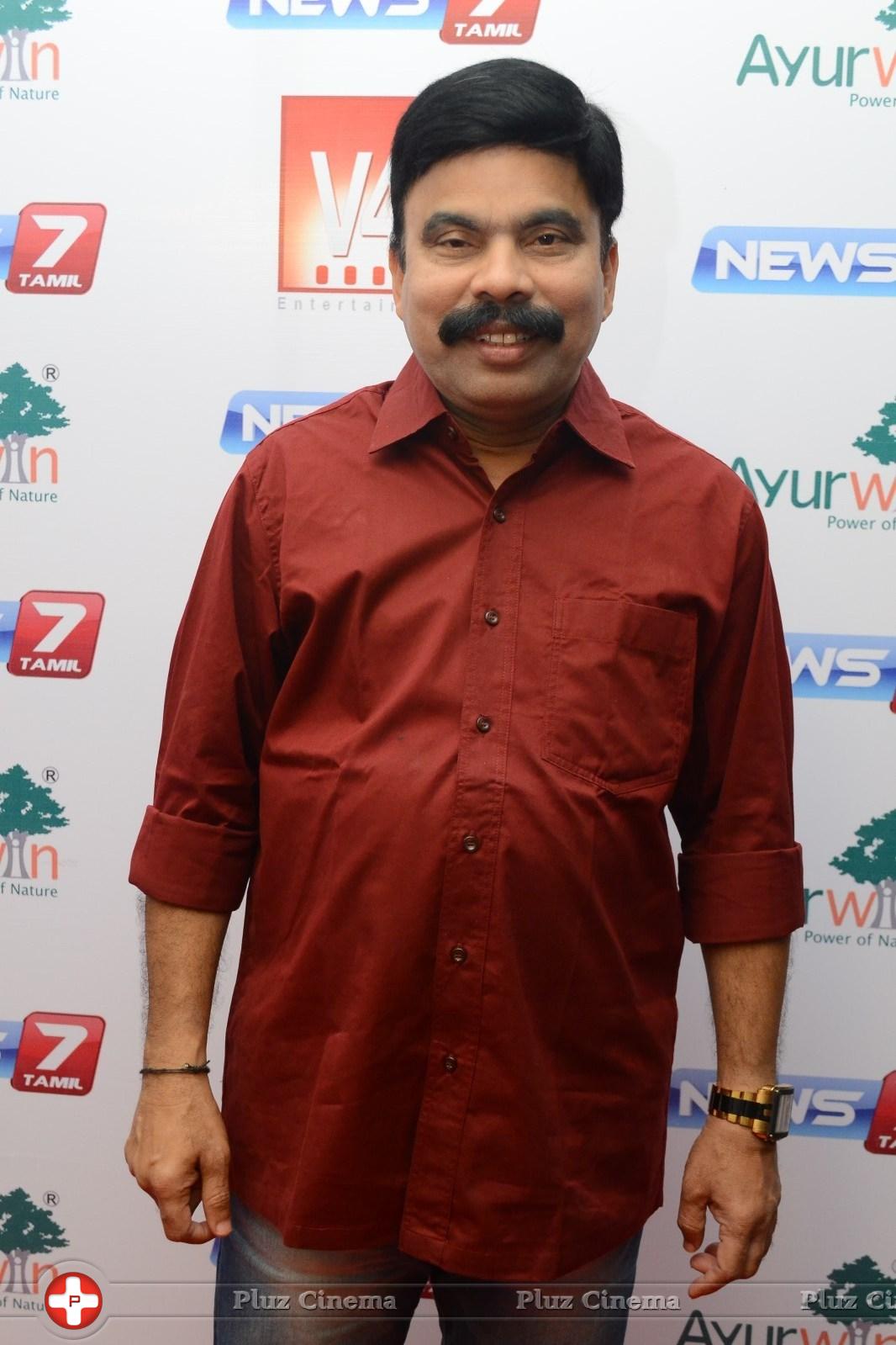 Powerstar Srinivasan - V4 Entertainers Film Awards 2014 Photos | Picture 924035