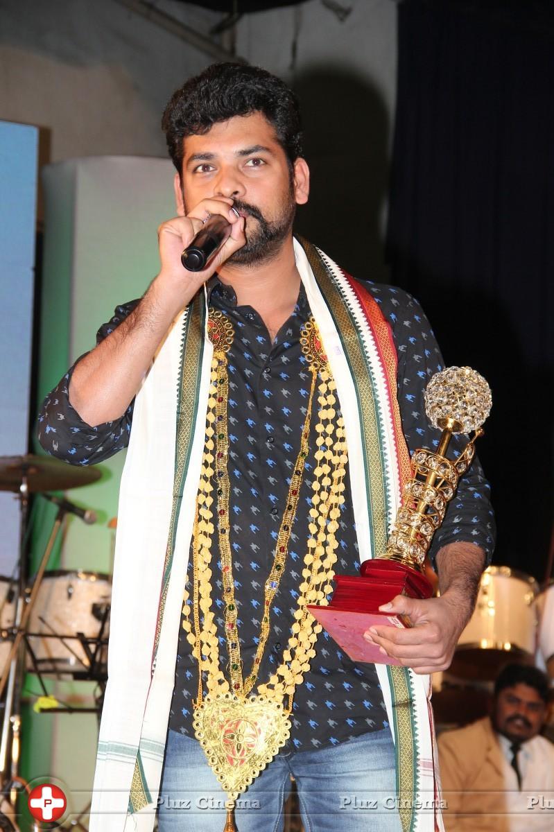 Vimal - V4 Entertainers Film Awards 2014 Photos | Picture 924568