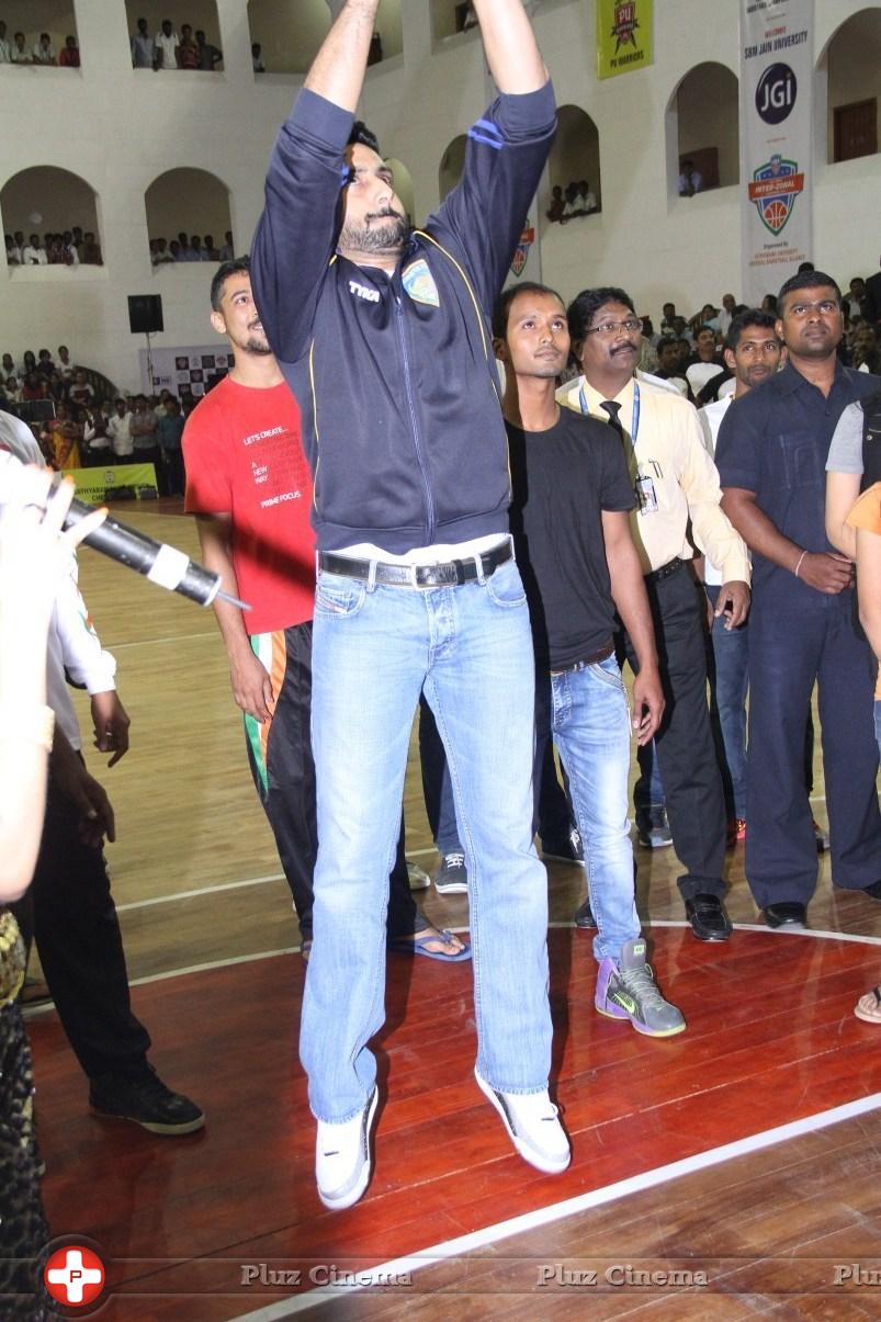 Abhishek Bachchan - Abhishek Bachchan at All India Inter University Basketball Tournament Photos | Picture 940361