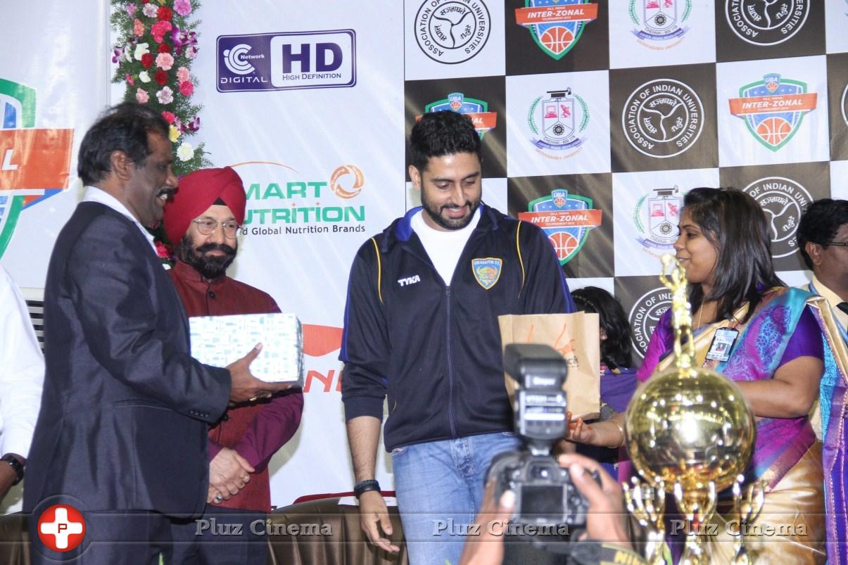Abhishek Bachchan - Abhishek Bachchan at All India Inter University Basketball Tournament Photos | Picture 940386