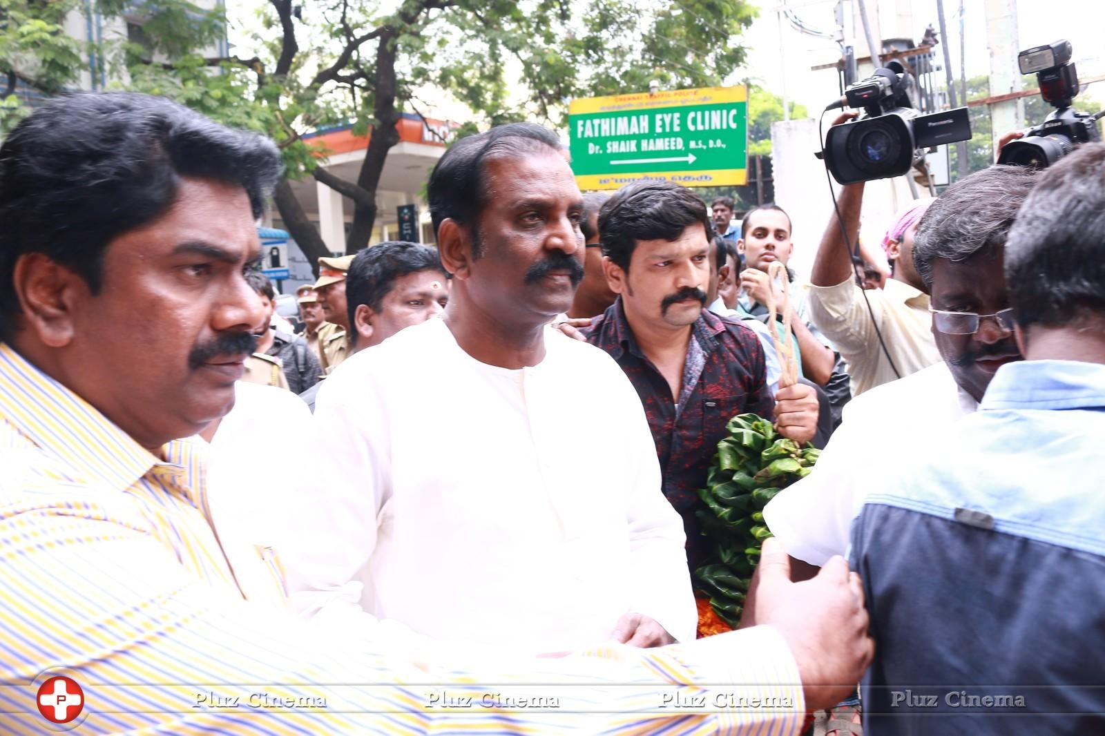 Vairamuthu - Celebrities Pay Last Respect to M. S. Viswanathan Stills | Picture 1062120
