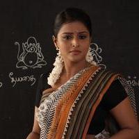 Remya Nambeesan - Naalu Polisum Nallairuntha Oorum Movie New Stills | Picture 1074834