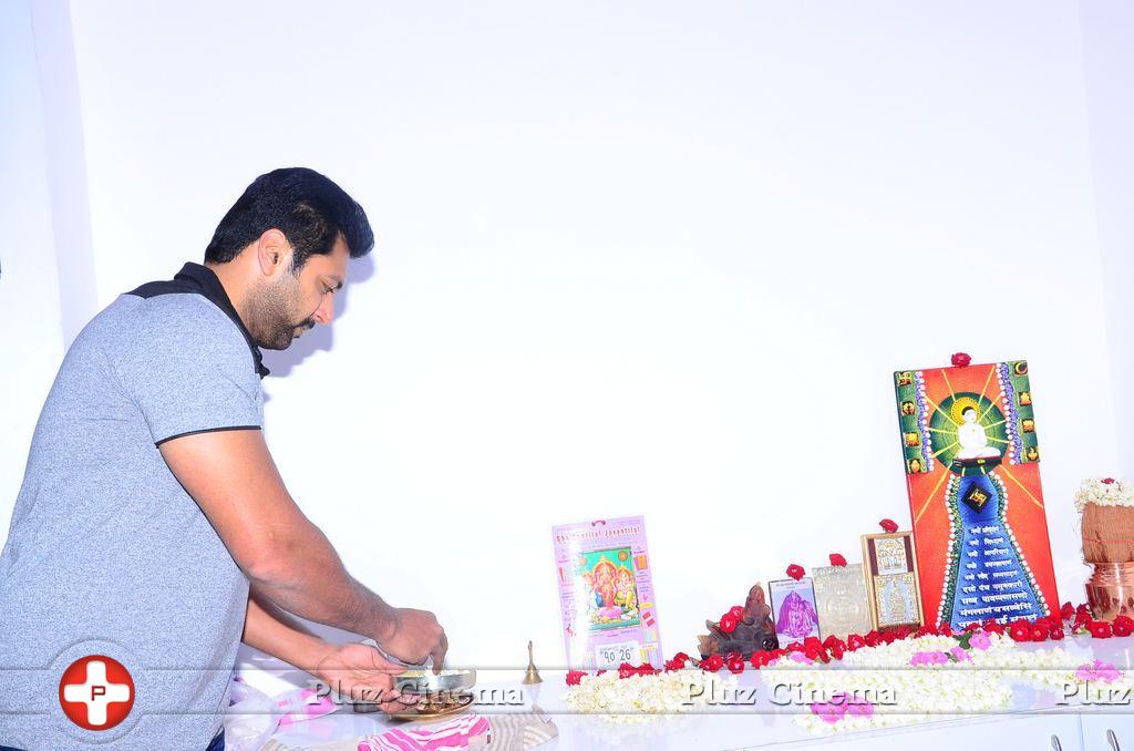 Jayam Ravi - Jayam Ravi at Naya Showroom Launch Photos | Picture 1075610
