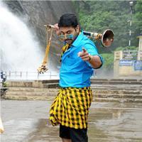 Jayam Ravi - Sakalakala Vallavan Movie New Stills | Picture 1077063