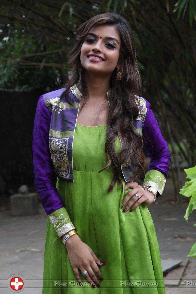 Ashna Zaveri - Inimey Ippadithaan Movie Press Meet Stills | Picture 1040371