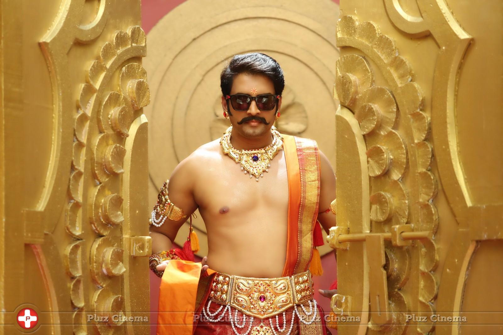 Santhanam - Inimey Ippadithaan Movie New Stills | Picture 1042075