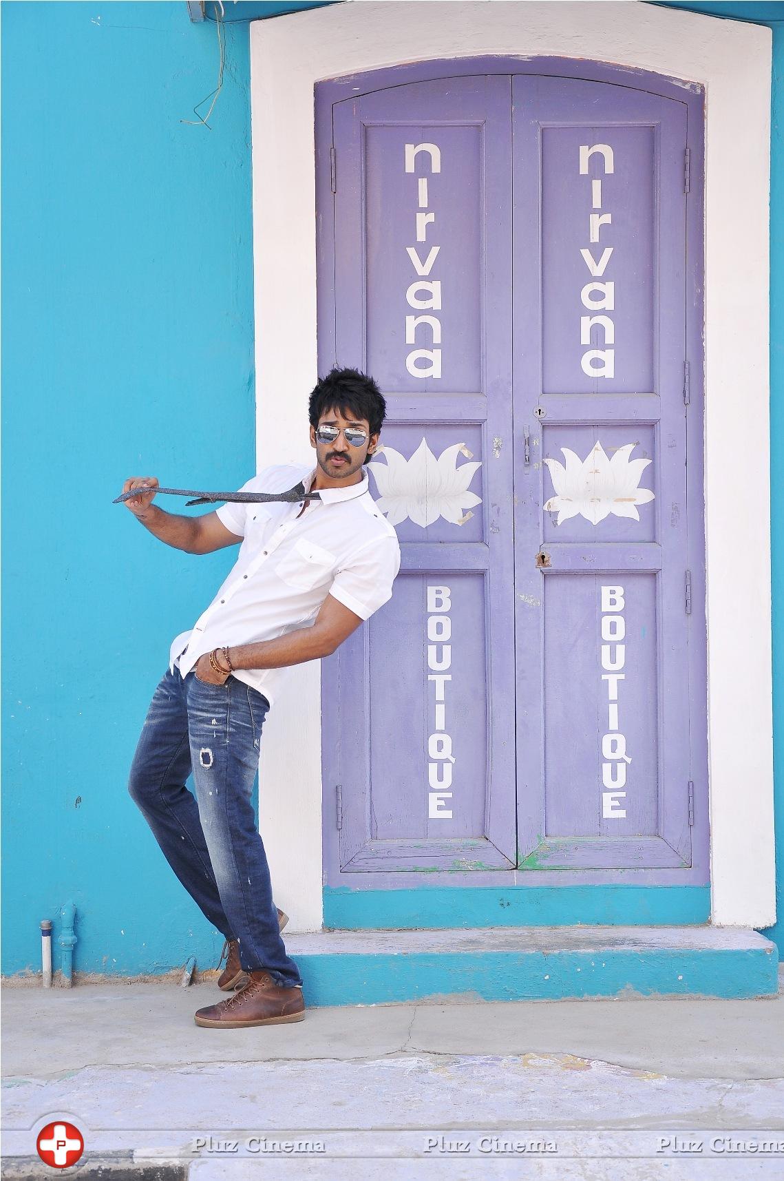 Aadhi Pinisetty - Yagavarayinum Naa Kaakka Movie New Stills | Picture 1052219