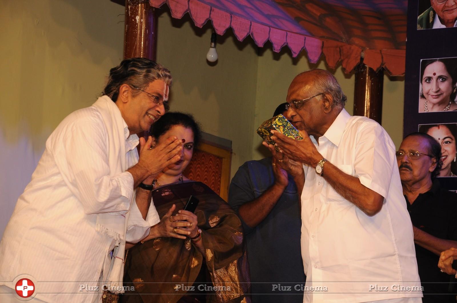 Y Gee Mahendra Paritchaikku Neramachu Stage Drama 51st Show at Vani Mahal Photos | Picture 982782