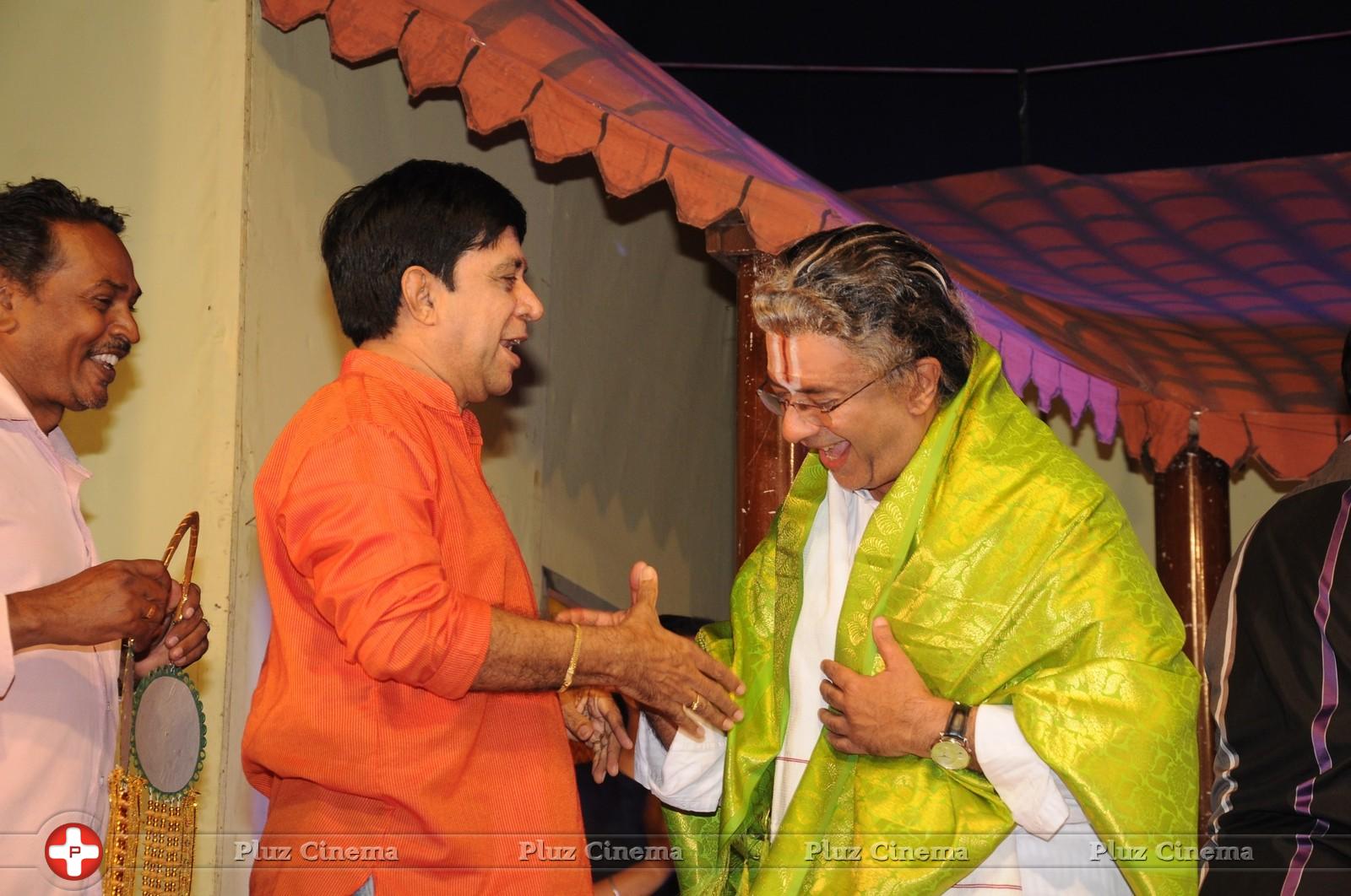 Y Gee Mahendra Paritchaikku Neramachu Stage Drama 51st Show at Vani Mahal Photos | Picture 982786