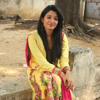 Deepthi Shetty - Gilli Bambaram Koli Movie Pooja Stills | Picture 984080