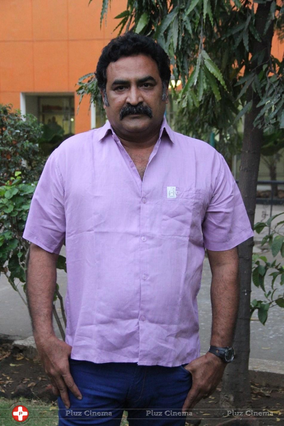 Aadukalam Naren - Kallappadam Movie Press Meet Stills | Picture 990059