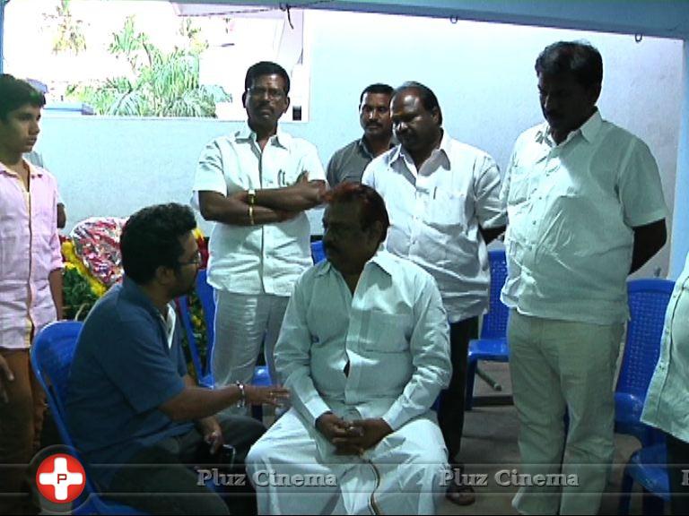 Vijayakanth Last Respect to Director Ameerjan Photos | Picture 994118