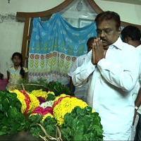 Vijayakanth Last Respect to Director Ameerjan Photos | Picture 994114