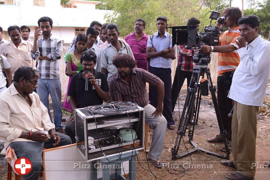 Sarithiram Pesu Movie Working Stills | Picture 995635