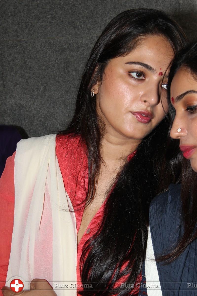 Anushka Shetty - Inji Idupazhagi Movie Pooja Stills | Picture 994937