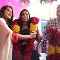 Inji Idupazhagi Movie Pooja Stills | Picture 994975