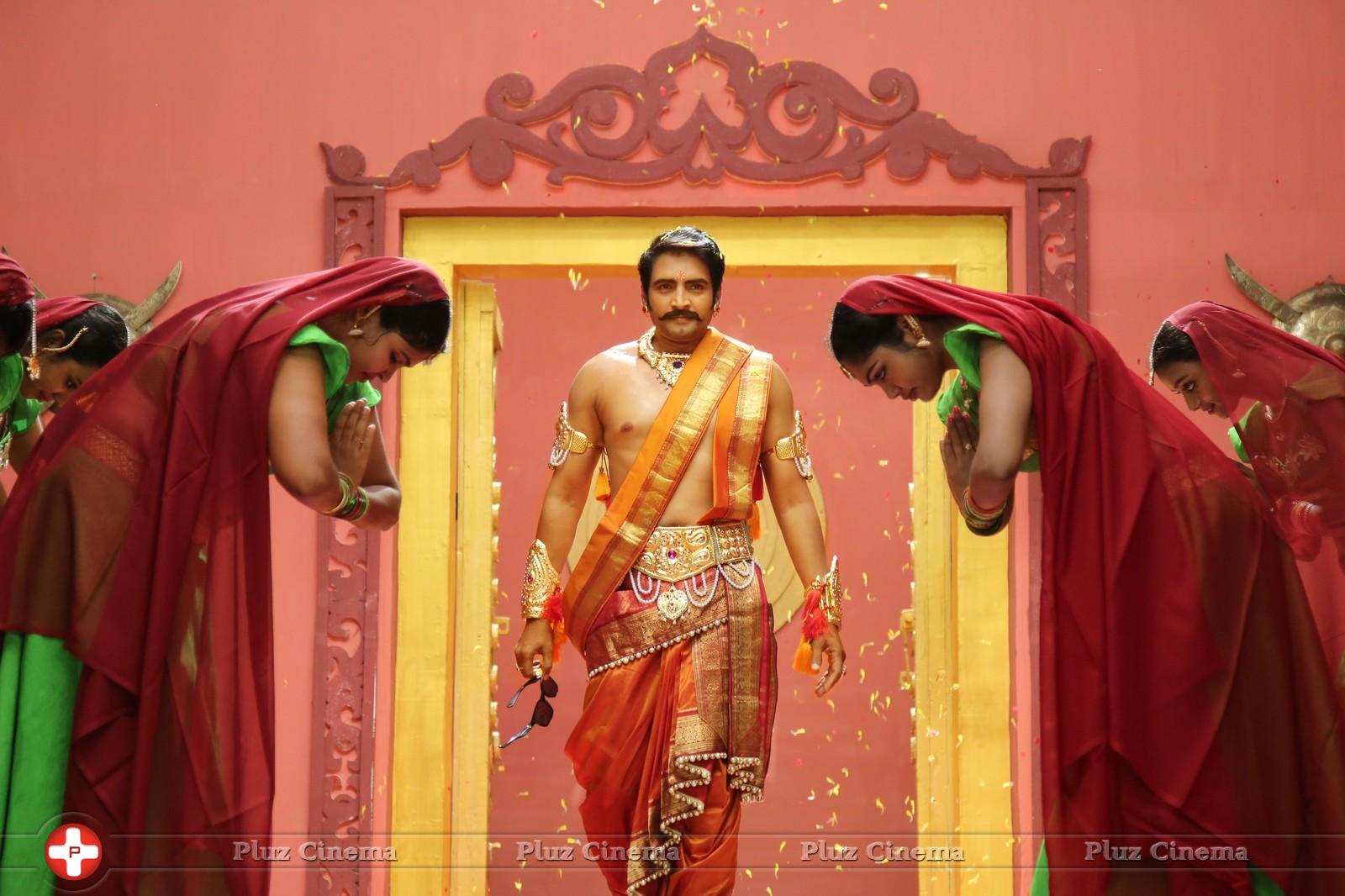 Santhanam - Inimey Ippadithaan Movie Latest Stills | Picture 1030219