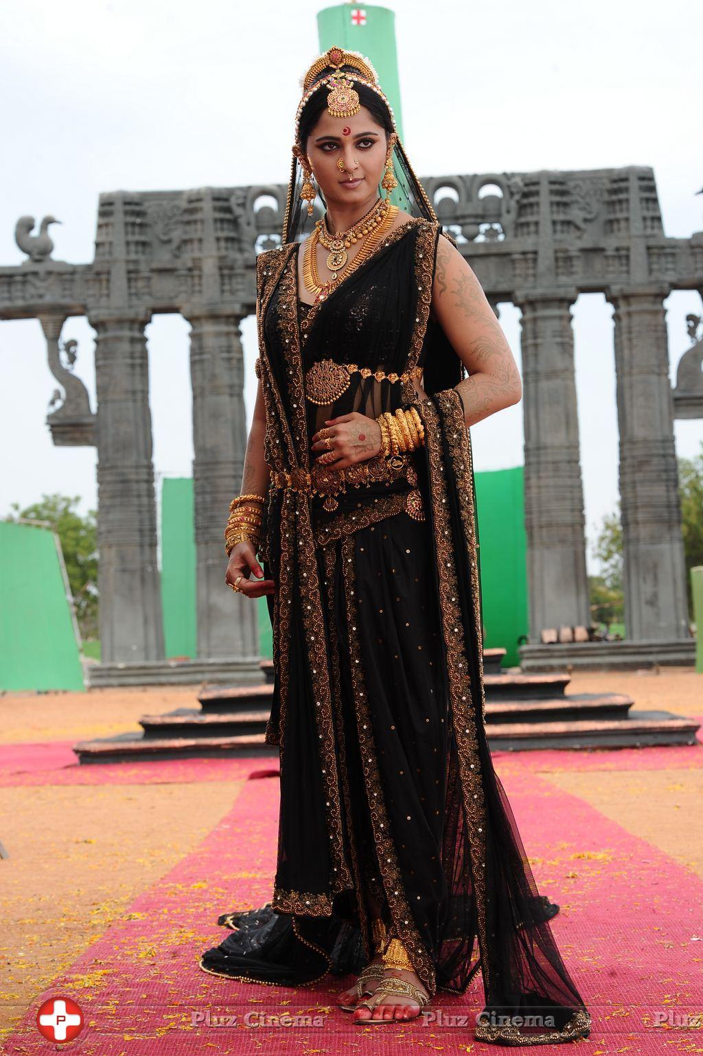 Anushka Shetty - Rudrama Devi Movie Photos | Picture 1130395