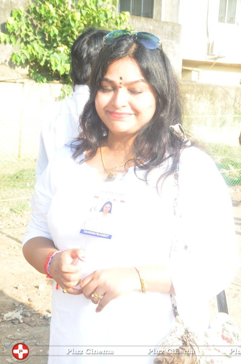 Karthi and Sivakarthikeyan Votes for Nadigar Sangam Elections 2015 Photos | Picture 1140212
