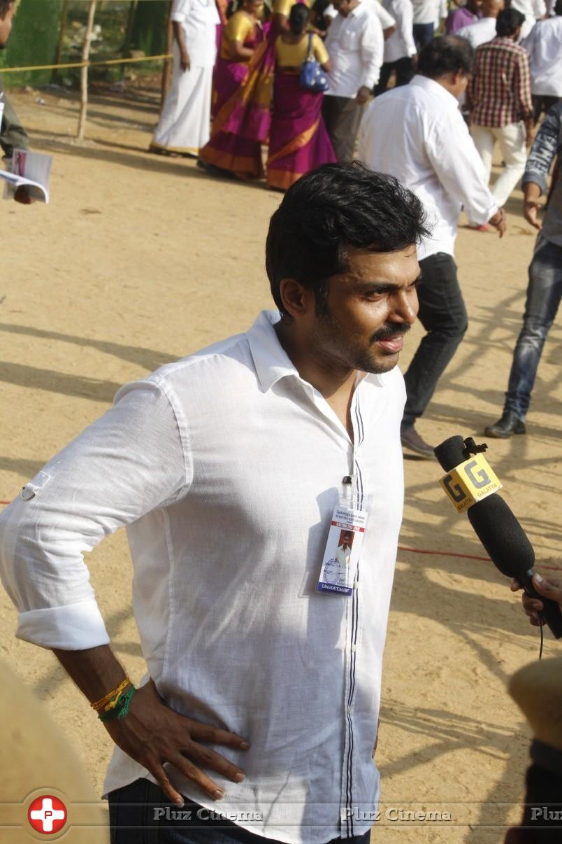 Karthi - Sathyaraj and Kushboo Votes for Nadigar Sangam Elections 2015 Photos | Picture 1140443