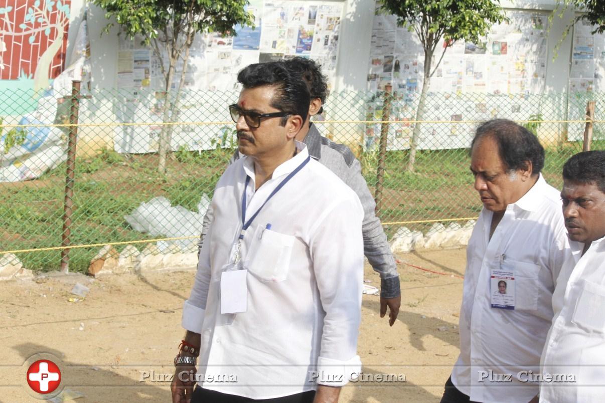 Sarath Kumar - Sathyaraj and Kushboo Votes for Nadigar Sangam Elections 2015 Photos | Picture 1140446