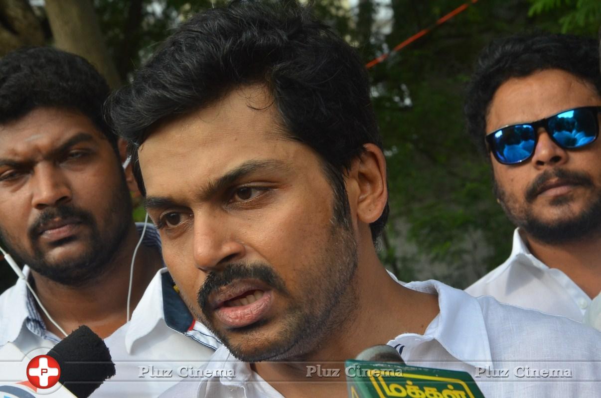Karthi - Sathyaraj and Kushboo Votes for Nadigar Sangam Elections 2015 Photos | Picture 1141259