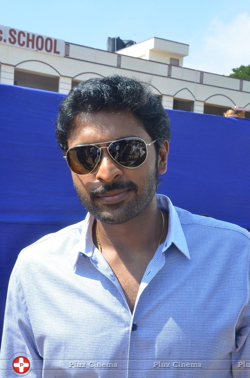 Vikram Prabhu - Prabhu and Vikram Prabhu Votes for Nadigar Sangam Elections 2015 Photos | Picture 1141471