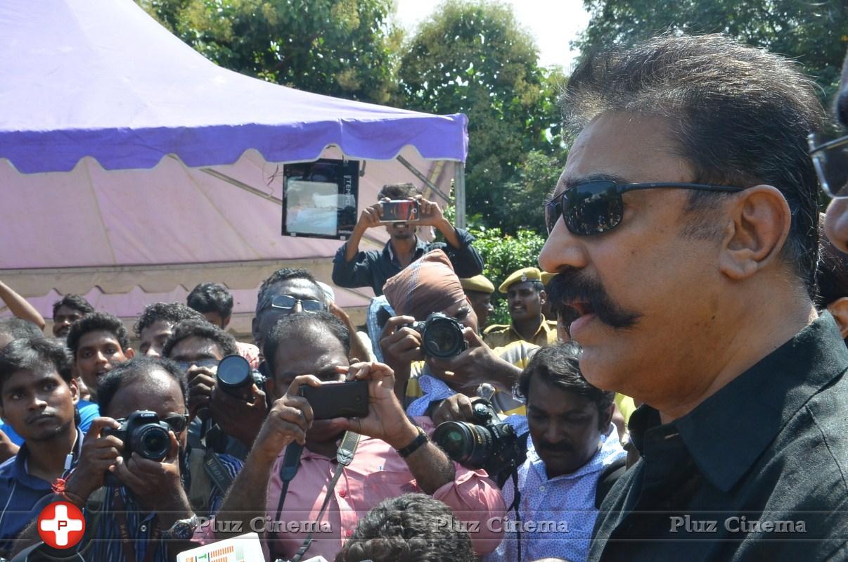 Kamal Hassan and Gautami Votes for Nadigar Sangam Elections 2015 Photos | Picture 1141841