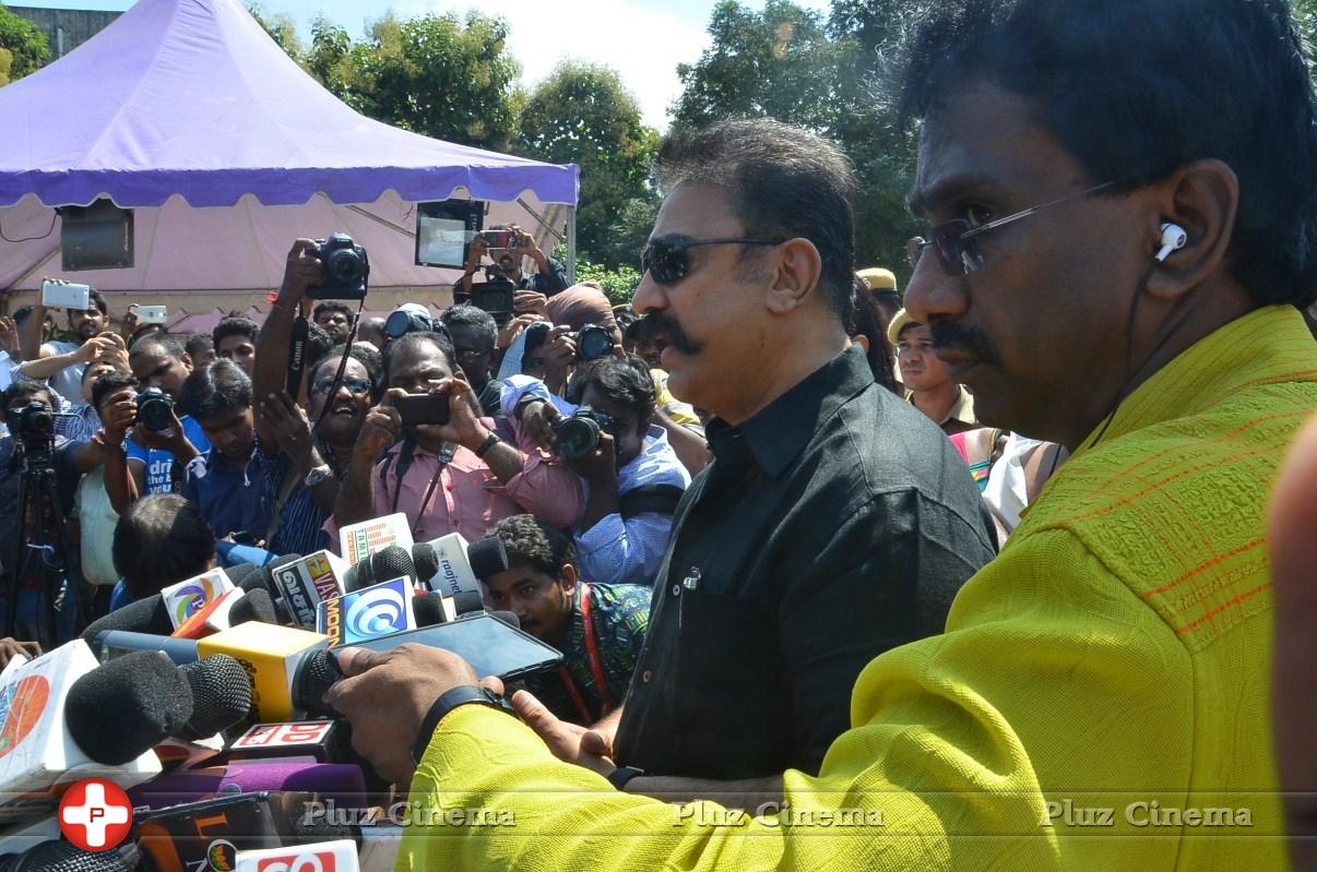 Kamal Hassan and Gautami Votes for Nadigar Sangam Elections 2015 Photos | Picture 1141843