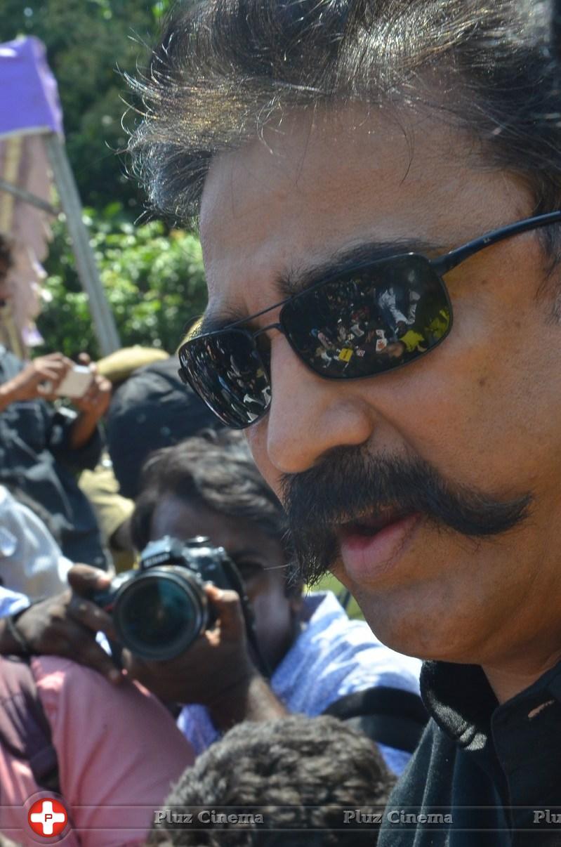 Kamal Haasan - Kamal Hassan and Gautami Votes for Nadigar Sangam Elections 2015 Photos | Picture 1141851